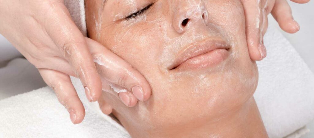Hydra glass facial